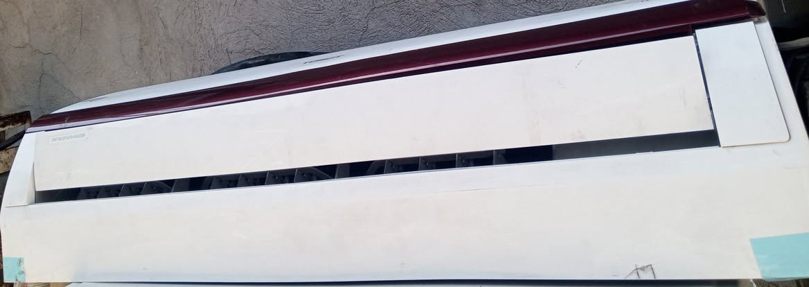 السلام عليكم 
للبيع سبلت قياس واحد طن  غاز R410 الجهاز انفيرتر يشتغل على المولد يستقر 2امبير اقتصادي تبريدة ثلج دفع الهواء قوي جهاز ع وضع شركة بلادي مامصلح حاليه مشدود ويشتغل  سعره 325بي مجال بسيط مكانه واسط الصويرة ‏‪***********‬‏
