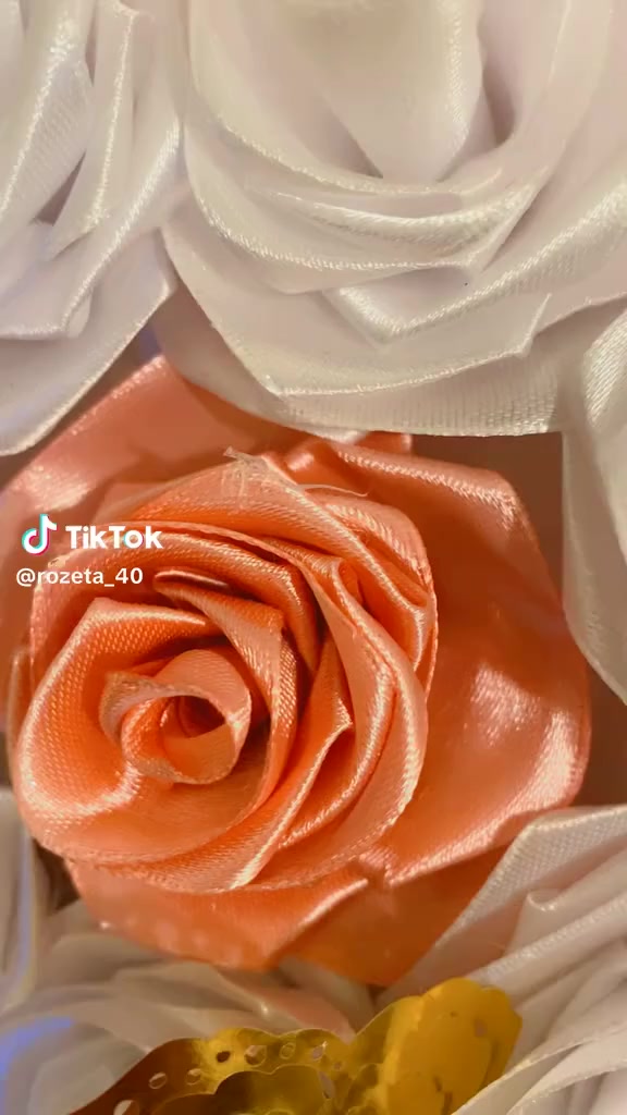 باقات ورد من شريط الساتان الالوان وعدد الوردات بختياركم مكاني موصل والتوصيل لباب البيت وتوصل وياه كل باقه هديه باقه ميني بوكيه


**إذا كنت صاحب هذا الإعلان وتريد حذفه لأي سبب، رجاءا أرسل رسالة إلى الدعم الفني**