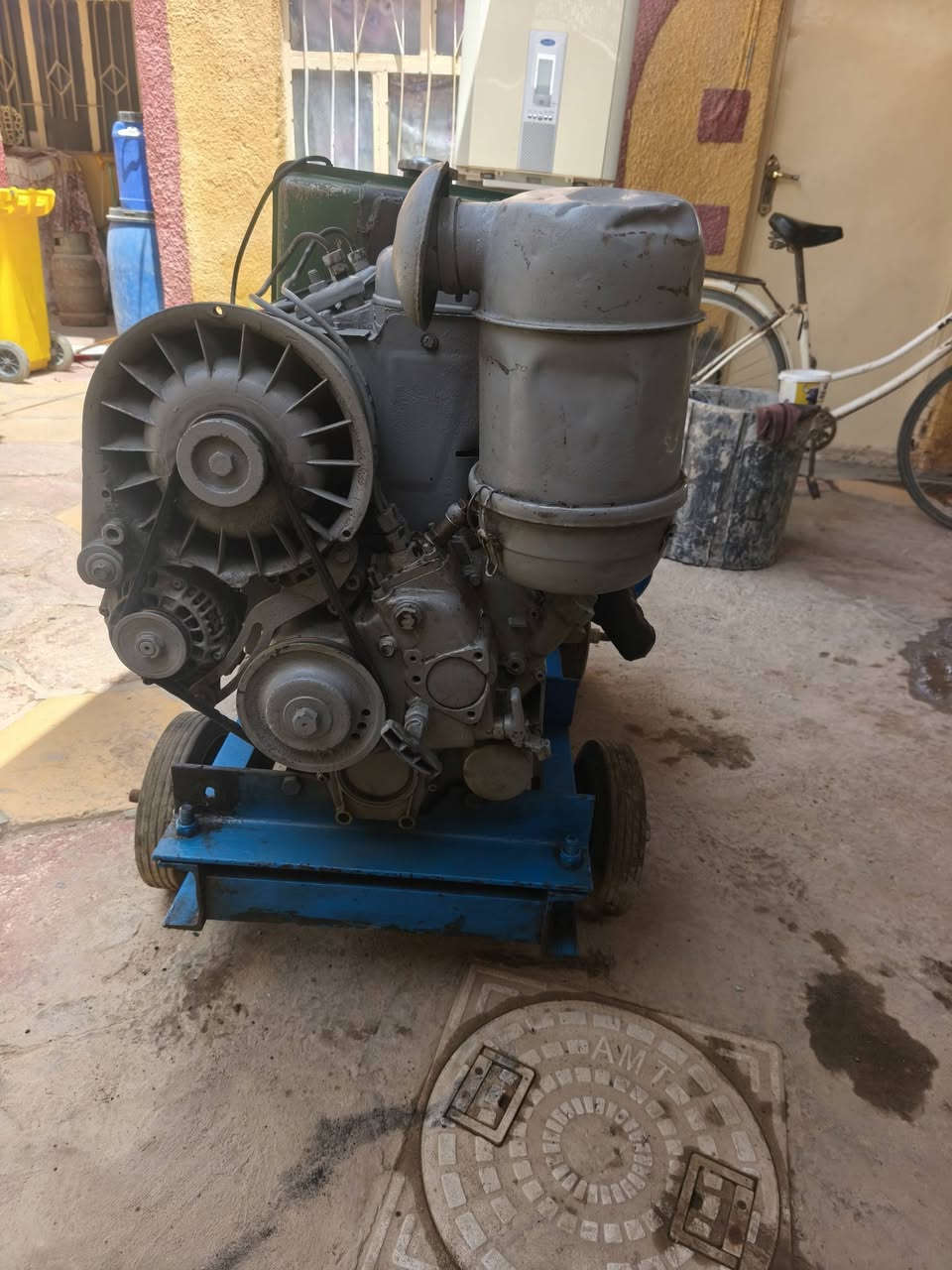 سلام عليكم 
مولدة دويز بستمين 12KV 
نظيفة للبيع سعر 2,500,000
العنوان/ نجف حرية 
***********
