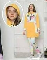 عندي شغلات كوزمتك صبغ الشعر وصبغ اضافر عطور نسائية ملابس نسائية حمره كل شي موجود للاستفسار الاتصال على الرقم *********** او مراسله ع خاص علما يوجد واتس اب
