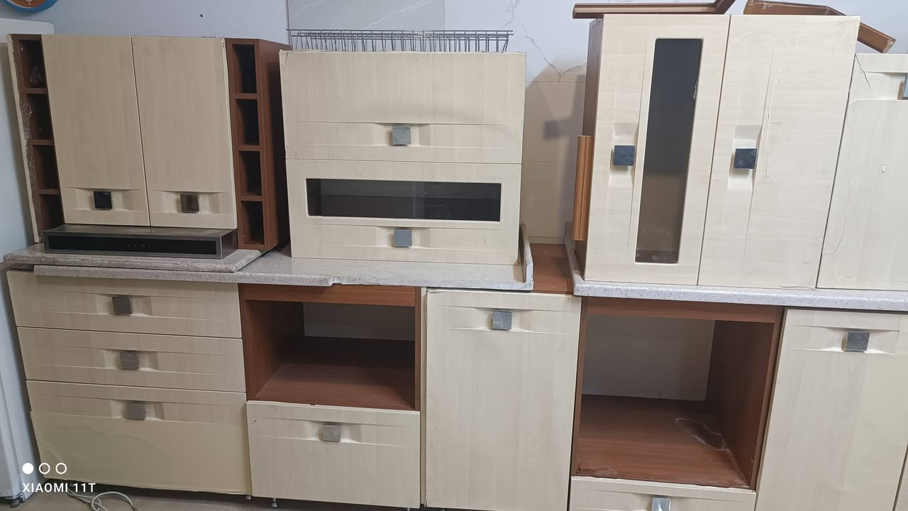 للبيع كاونتر بالن برس ٧,٥ متر مع مرمر بلكامل وساحبة لمس بسعر ٤٧٠ الف للتواصل ***********
