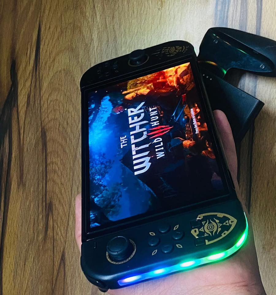 السلام عليكم شباب ، متوفر الان للبيع
نينتيندو اوليد OLED مهكر قطعه نضامين اخر تحديث 21.2

طبعا يجي Online + Offline مفصولات التحويل من الهكاتي

الجهاز نضافة 100% شاشه تلمع اي خدش مابي ويحتوي على لاسقه حمايه للشاشه ايضا / الجهاز بدون اي خلل او  مشكلة

سليم من كل النواحي وبكفاءة 100%  

يحتوي على اجمل الالعاب مثل / 

ذا وتشر 3 , زيلدا ، ماريو اوديسي ، gta , والكثير …..

وتكدر تحمل اي لعبه تعجبك مجاناً على النضام المهكر

ملحقات الجهاز / جويكون RGP / جوستك / شاحن 67W

لاسق شاشه / ذاكره الجهاز 64 + رام خارجي 128 جيجا

الرقم للتواصل / ***********
