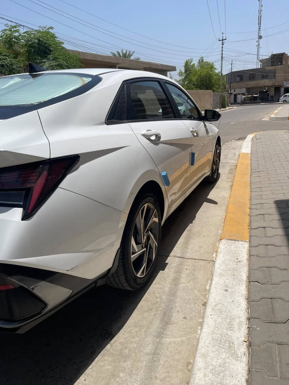 النترا ٢٠٢٤ خليجي رقم بغداد للبيع
ماشية ٢٨ الف فقط
كل مواصفات الخليجي بيهه من كاميرا وحساسات امامي خلفي وكار بلي الى اخره. اني مغلف الكاعيات جلد وحوضيات جلد احسن نوعية والكشنات ايضا جلد. السيارة بيهه بارد بالجاملغ الخلفي اقل الشبر موضح بالصور.  
السعر المطلوب ١٨٠ وبيهه مجال بسيط. 
مكان السيارة بغداد، ناحية الرشيد
رقمي ***********
