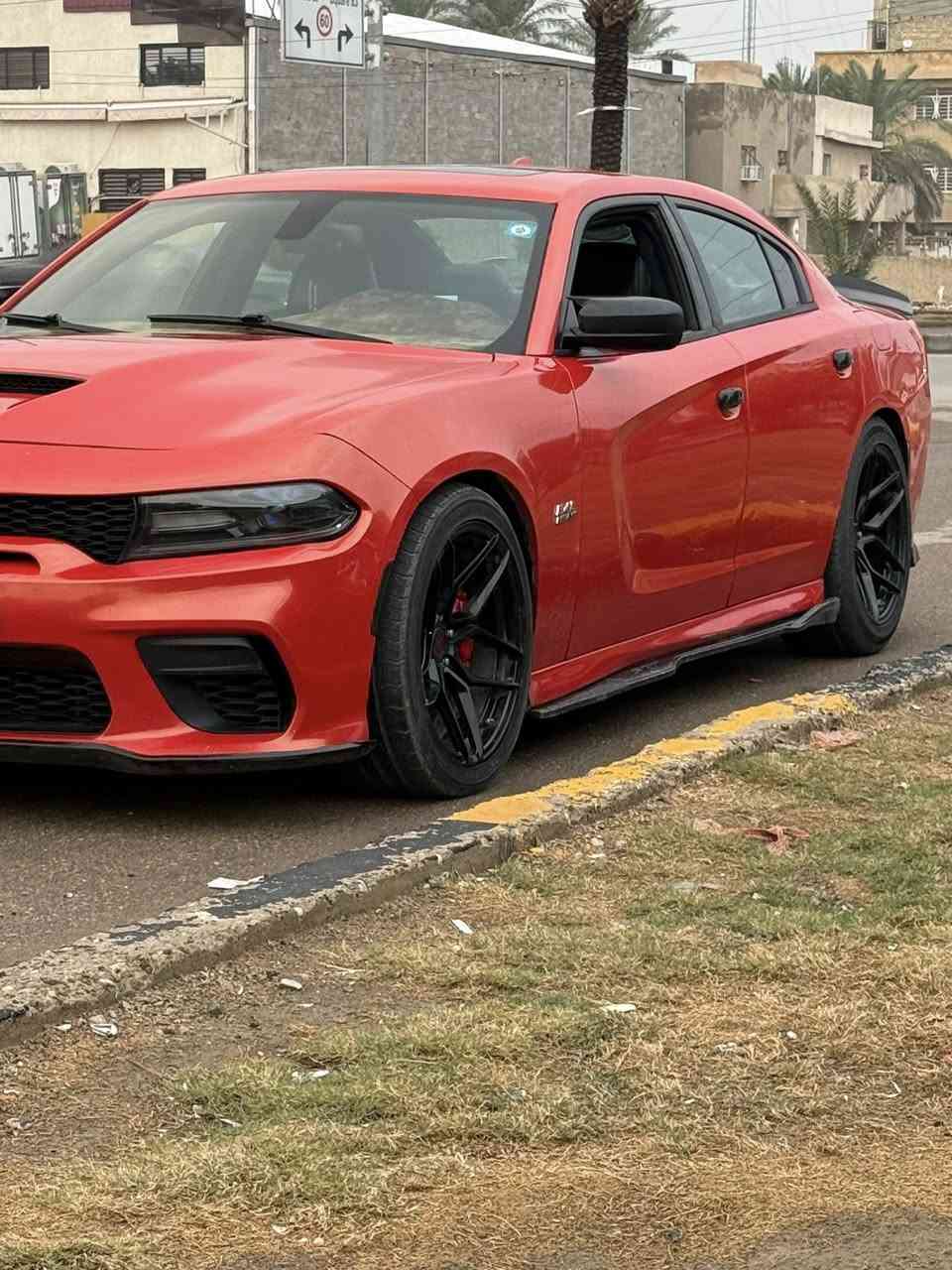 السلام عليكم
للبيع بدون مراوس 
اقره تفاصيله كامله اله تتصل
جارجر SRT 2018 أصل  6400
رقم بغداد دولي هزه وسنويه 
ماشية 
81 الف 
وارقام جدد باسمي
شخصيا
ملاحظه
(الفتحه عمل تحوير بدون كص قماره او تبديل تفتح تنته وتفحص بنط وتكم وقماره كله بلاديه بس الفتحه تحوير مشتغليه شغل بلادي )
سياره أصل لون برتقالي وصابغيه برتقالي ع ذهبي متغير حادثه طخات
حادث سياره منشور ويه صور بدون دواخل لغود شواصي وحوض مكفولات تكم داخليه بلاديات
ايرباك فقط برده
فول مواصفات
فتحه
شاشه جبيره وكامره وحساسات خلفيه
لانج كونترول ودرايف مود ودكمه srt
ونظام ايكو بلادي
شفتات ستيرن وكهرباء وتدفئه ستيرن حرف D
رياضي
غرفه كاملة مال دايتونا
كشنات جلد ومخمل كهرباء وتدفئه تبريد
كشن خزن ميموري
اناره داخليه
سستم صوت 
مكان السيارة بغداد جميلة 
السعر 165ورقة  بي مجال بسيط 
‭0771 306 2339
