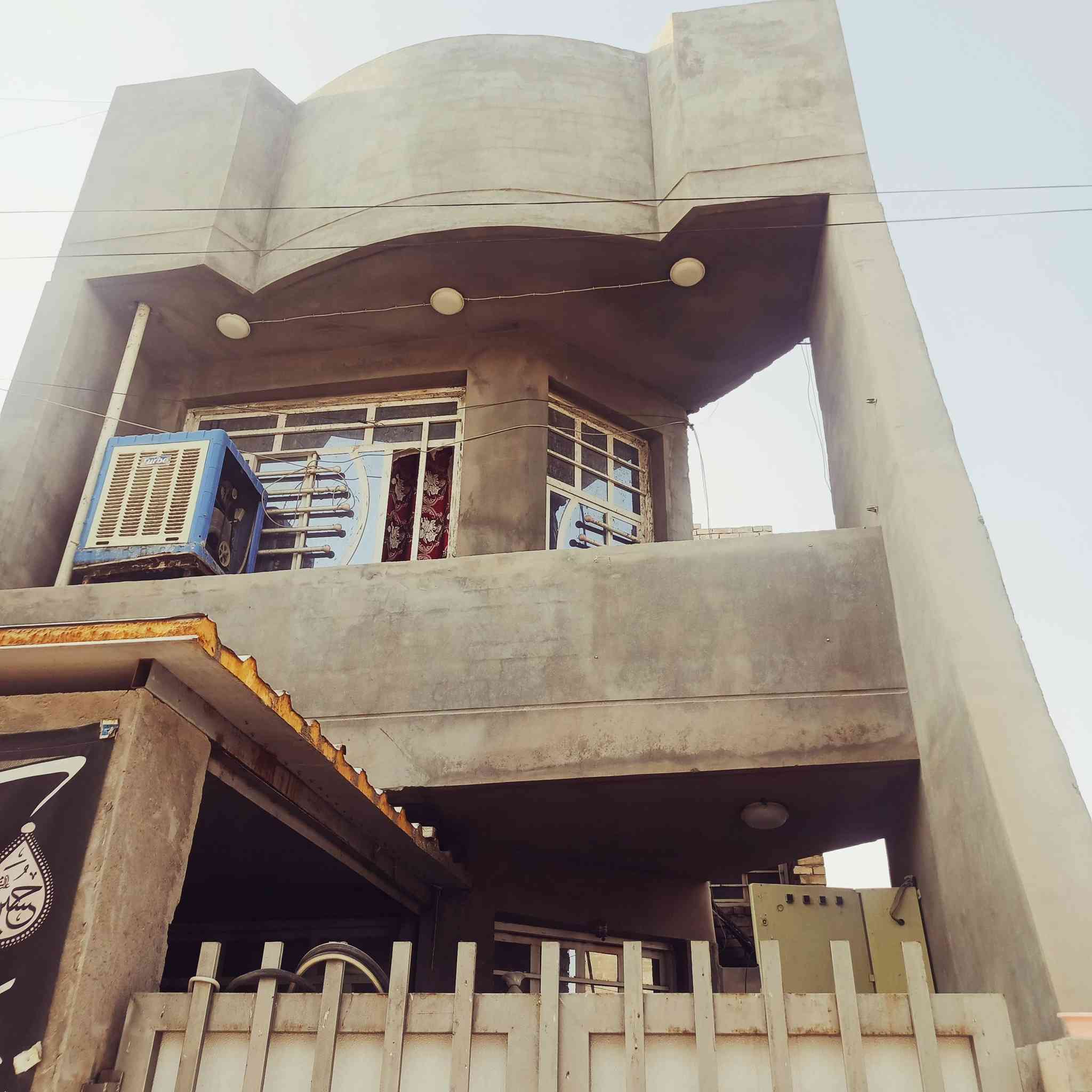 بيت للبيع ١٠٠ متر طابقين  الامين الثانيه اسكينه كريات شارع المكاتب مقاطعة ٢/٩طابو زراعي قرار ٢٥ يتكون من استقبال و صاله و ٣ غرف نوم مع مجموعة الصحيات  عدد 3 واحده منها غير مكتمل  الاتصال بل ارقام التاليه ***********/// ‏‪‏‪***********
