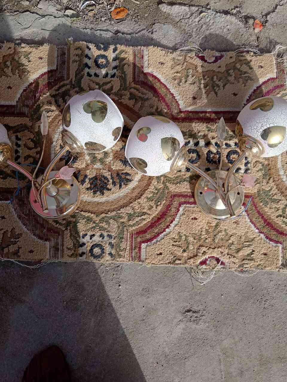 اسلام عليكم
غراض بيت للبيع 
الفرشه سعره 20
الثريات 20 رقم الهاتف 
(***********)
