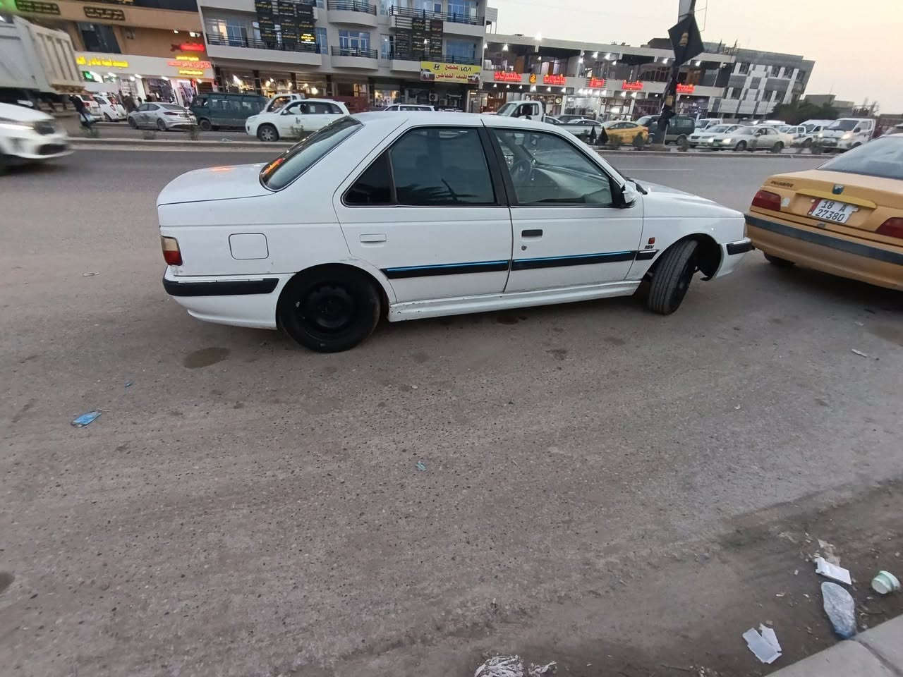 سلام عليكم بيجو بارص مديل 2006مال مزاد للبيع مكينه وكير مكفولات داخل سياره مدوشم  تخم تاير جديد  سياره نضيفه مكان السياره حله السعر 25وبيه مجال الرقم ***********
