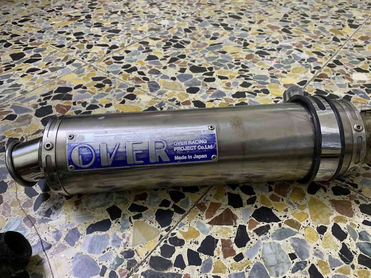 لسلام عليكم اخوان صلصنه 140عام اسئل عليها OVERاصليه كاتم أمل حساس 3قطع للبيع قيم وأخذ عنوان بغداد الدوره ***********

