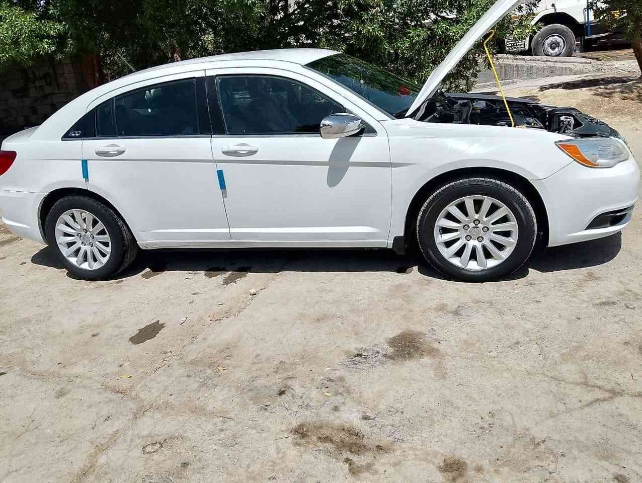 رقم صاحب السياره. *********** موديل 14 بيها 3 قطع بدون ضربه تخم تاير جديد حدايده جديده مكينه كير كفاااله مواصفات عاديه داخل اسود ومثبت سرعه مكينه 2400 مكاني ديوانيه  السعر 105
