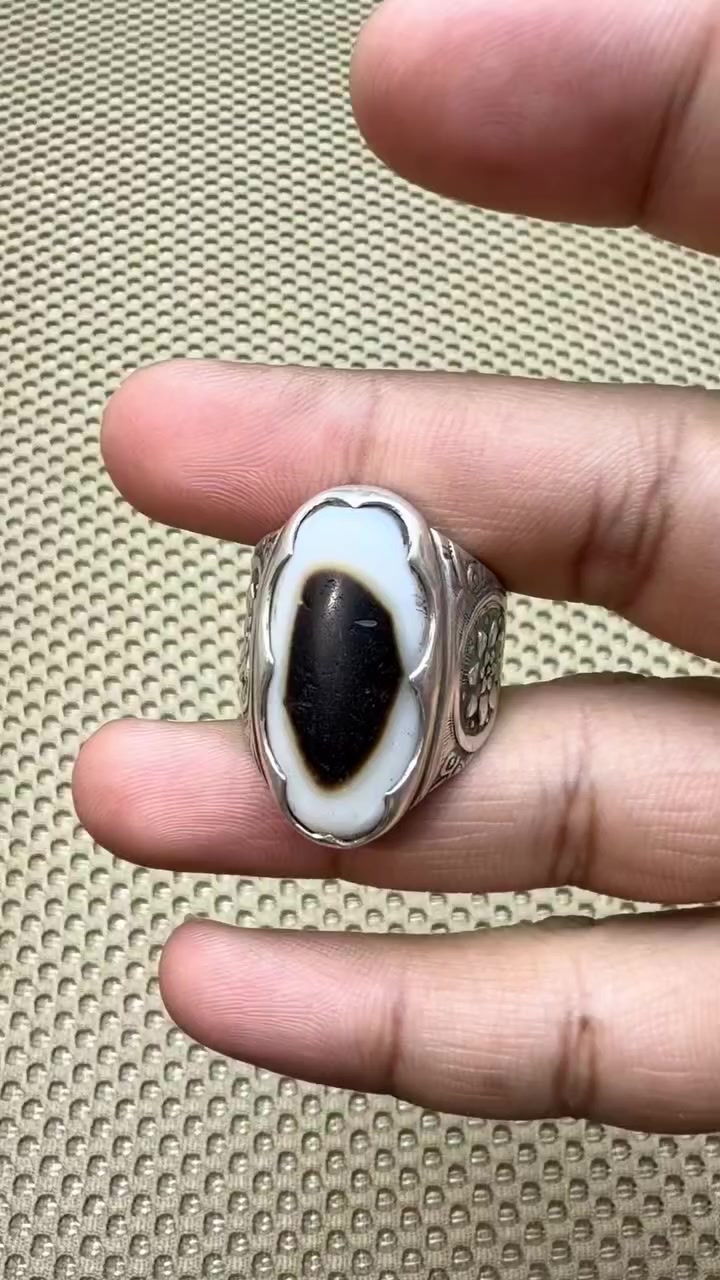 لوزه جزعه قديمه صياغه نبيل. الجيزاني


**إذا كنت صاحب هذا الإعلان وتريد حذفه لأي سبب، رجاءا أرسل رسالة إلى الدعم الفني**