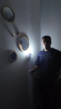 ودّع البعوض والذباب بأسهل طريقة!  لمبة إضاءة تشتغل مثل جهاز صعق ذكي وت...