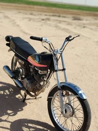 دراجه ربعه البيع المحرك 5كير و كلك كفاله عامه سعر 350وبيه مجال قليل 07...