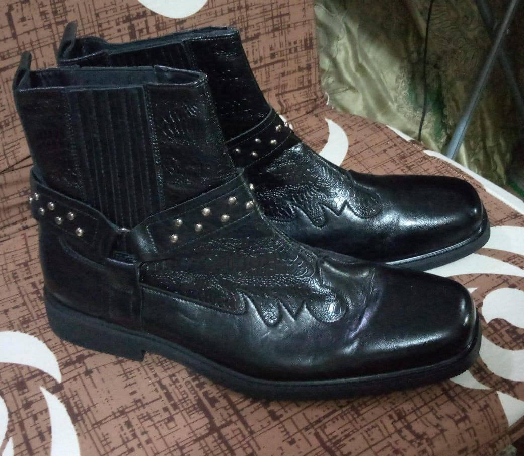 بوت رجالي جلد مال امزون قياس ٤٦ السعر ٢٠ ألف يوجد توصيل


**إذا كنت صاحب هذا الإعلان وتريد حذفه لأي سبب، رجاءا أرسل رسالة إلى الدعم الفني**