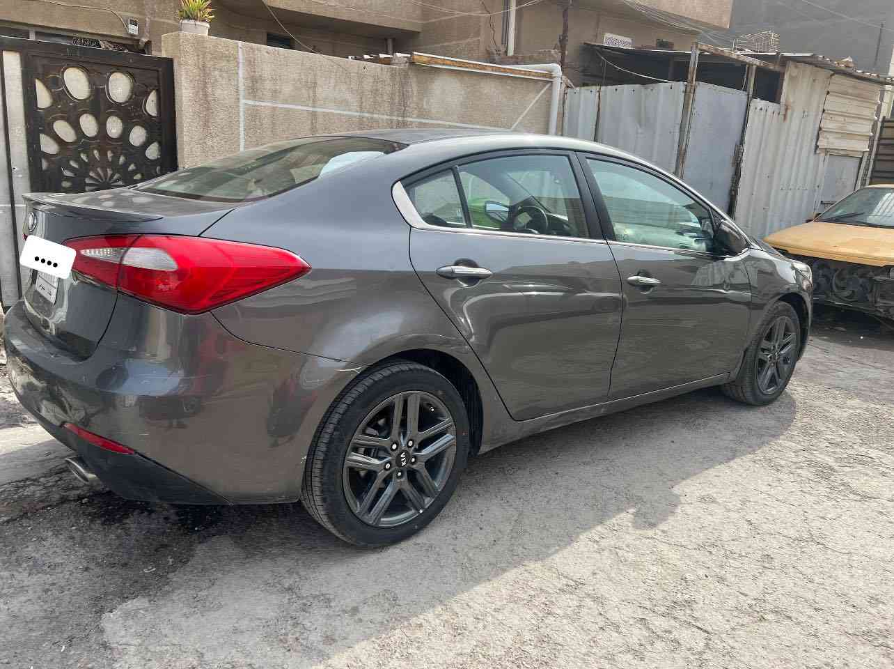 السلام عليكم 
سيراتو 2014 اعلى مواصفات بالسيراتو 
بيها جراد خفيف كلش و صبغ فقط هلال الجاملغ و بارد يم الرقم بالجنطة و رصعات خفيفة فقط 
مواصفاتها : 
تخم تايرات جدد قبل اربع ايام شادهن و تخم ويلكب اصلي مال جيتي لاين 
صدر امامي خلفي جديد و كله اصلي
عبوة كامله مال فيتبم اصلي 
بصمة 
فتحة سقف
شفتات ستيرن
وضعيات ستيرن 
الستيرن فول تحكمات
مري شفط 
اشاير بالمري
انارة ترحيب
دخول بصمة
اربعة دسك
داخل اسود و قرميدي و التنتة رصاصي 
حساسات
كامرة 
شاشة 
لد امامي خلفي 
يدات نيكل  سبايدر خلفي .
مكان السيارة بغداد تقاطع درويس
السعر 118 و بيها مجال للطيبين


**إذا كنت صاحب هذا الإعلان وتريد حذفه لأي سبب، رجاءا أرسل رسالة إلى الدعم الفني**