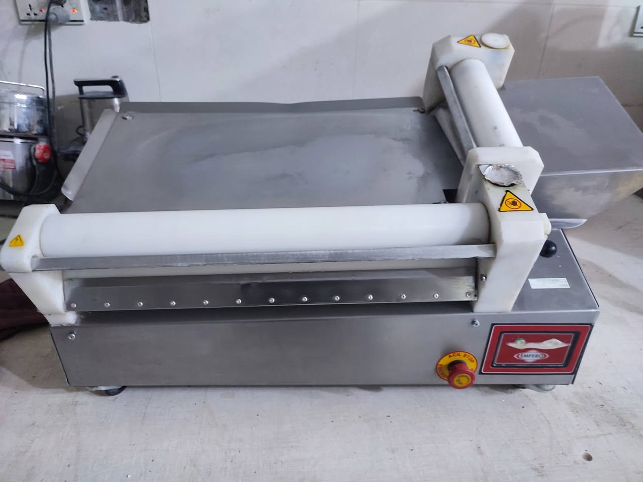 سلام عليكم فتاحه بقلاوه فول اوتوماتيك موديل 24 البيع إتصل ***********
