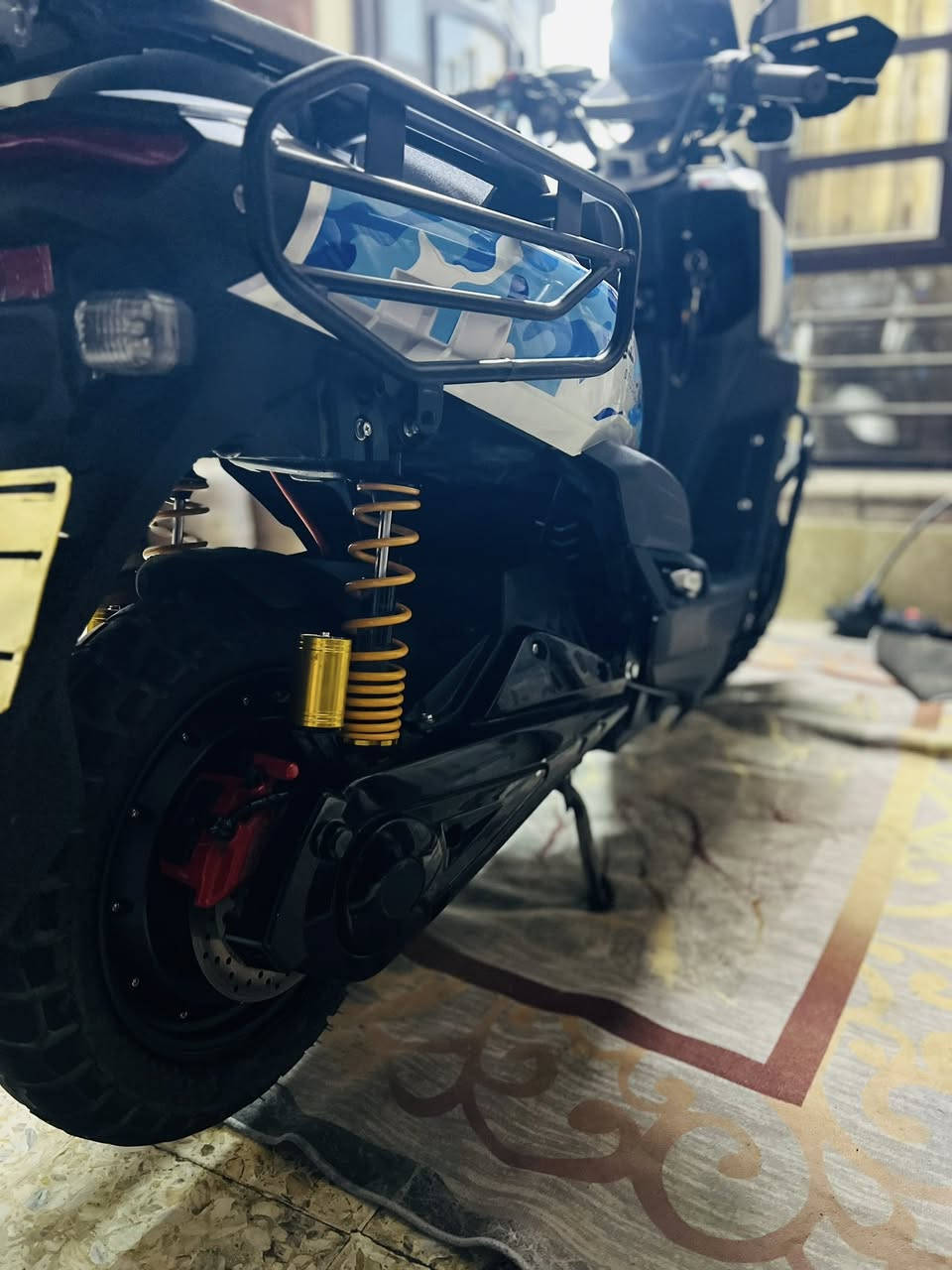 سلام عليكم دراجه أباجي موديل 2025 دراجه فول موصفات اخذته مليون و 500 دراجه خير من الله صارلي شهر من اخذته رايده مليون وربع مكاني بغداد رقمي ***********
