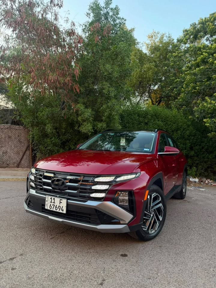 2025 Tucson limited 
توسان لمتد اعلى مواصفات لون احمر داخل ابيض
 دخول جديد وارد امريكي 
رقم بغداد 
ضرر بسيط  جداً جداً ربع الجاملغ الامامي صبغ فقطط 
باقي السيارة كفالة عامة 
بدون ايرباك بدون ايرباك 
السيارة جديدة ودخول جديد واخت الزيرو بعدها 
ماشية 22 الف ميل 
1- محرك 2500 بانزين 
2- بانوراما 
3-اربع كامرات امامي وخلفية وجانبية بالمرايات 
4- حساسات امامية وخلفية ١٢ حساس
5- رادار امامي وجانبي وخلفي نقط عمياء 
6-تتقدم وترجع بالبصمة 
7- كشنات جلد ابيض وكهرباء الاماميات 
8- تبريد وتدفئة كشنات امامية وستيرن تدفئة وكشنات خلفية تدفئة 
9- كير تعليك و شفتات ستيرن 
10-خزن كشنات
11-لايتات عدسات تختلف عن العادي
12- صندوق كهرباء ومن تقترب منة يفتح  
13- داتا شو تعرض على الجامة الامامية 
14- سستم صوت Bose مع دمام بالصندوق
15-اوتو هولد
16- مساعدة النزول من المنحدرات 
17-شاحن تلبفون واير ليس 
18-حساس قراءة العين 
19-الوان داخلية تتغير ١٠ الوان بيها 
20- انارة داخلية led 
21-شحن تايب سي 
22- ويل كب حجم ١٩ 
23- شاشة كبيرة ابل كار بلي واندرويد اوتو 
السيارة جديدة ومابيها اي نقص 
مكان السيارة بغداد
السعر 225$ وبيها مجال 
***********
