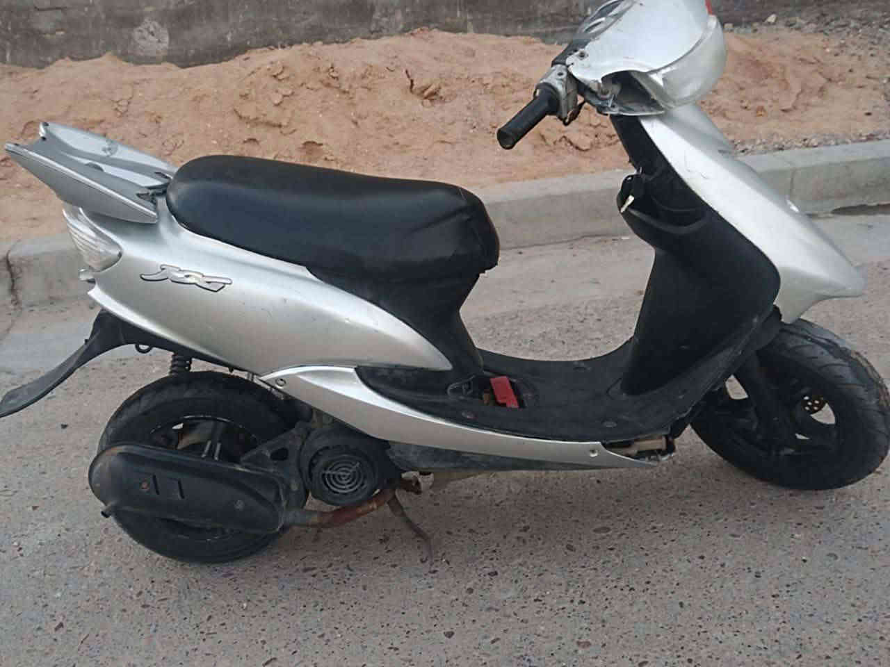 سلام عليكم شباب درجة60 عصفوريه نضيفه محرك ابلاديه للبيع السعر 200 مكان محموديه حي 17 
رقم *********** اتصل واتساب موجود
