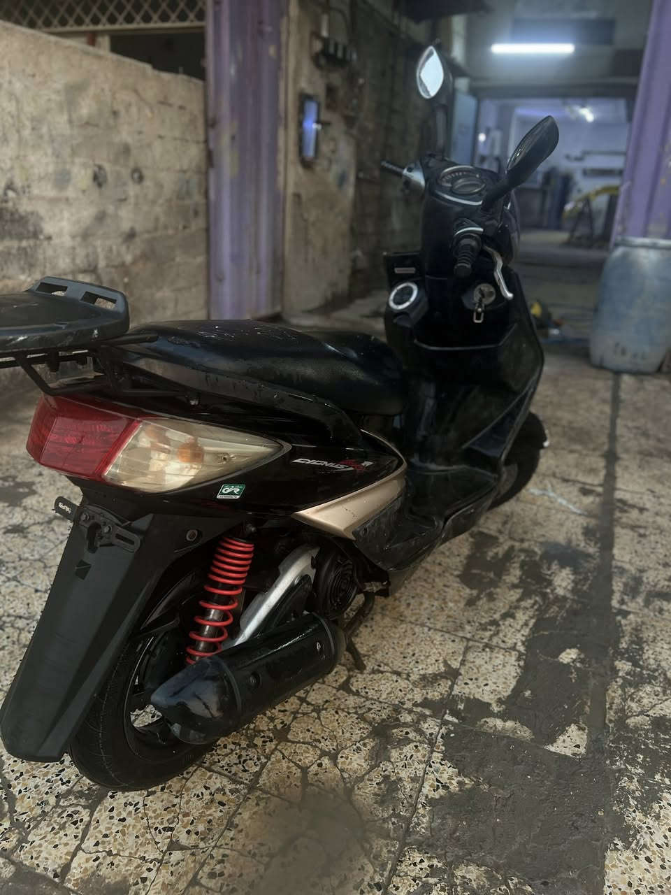 سكنس فحل كابريتر كفالة عامة الدراجة لير العنوان بغداد الشعب الرقم *********** الدراجة نضيفة تجي تفحص وتشوف وتشلع عيوني السعر 950 وقابل للتفاوض + الدراجة رمبة ما صارلهة من نازلة 5 تشهر
