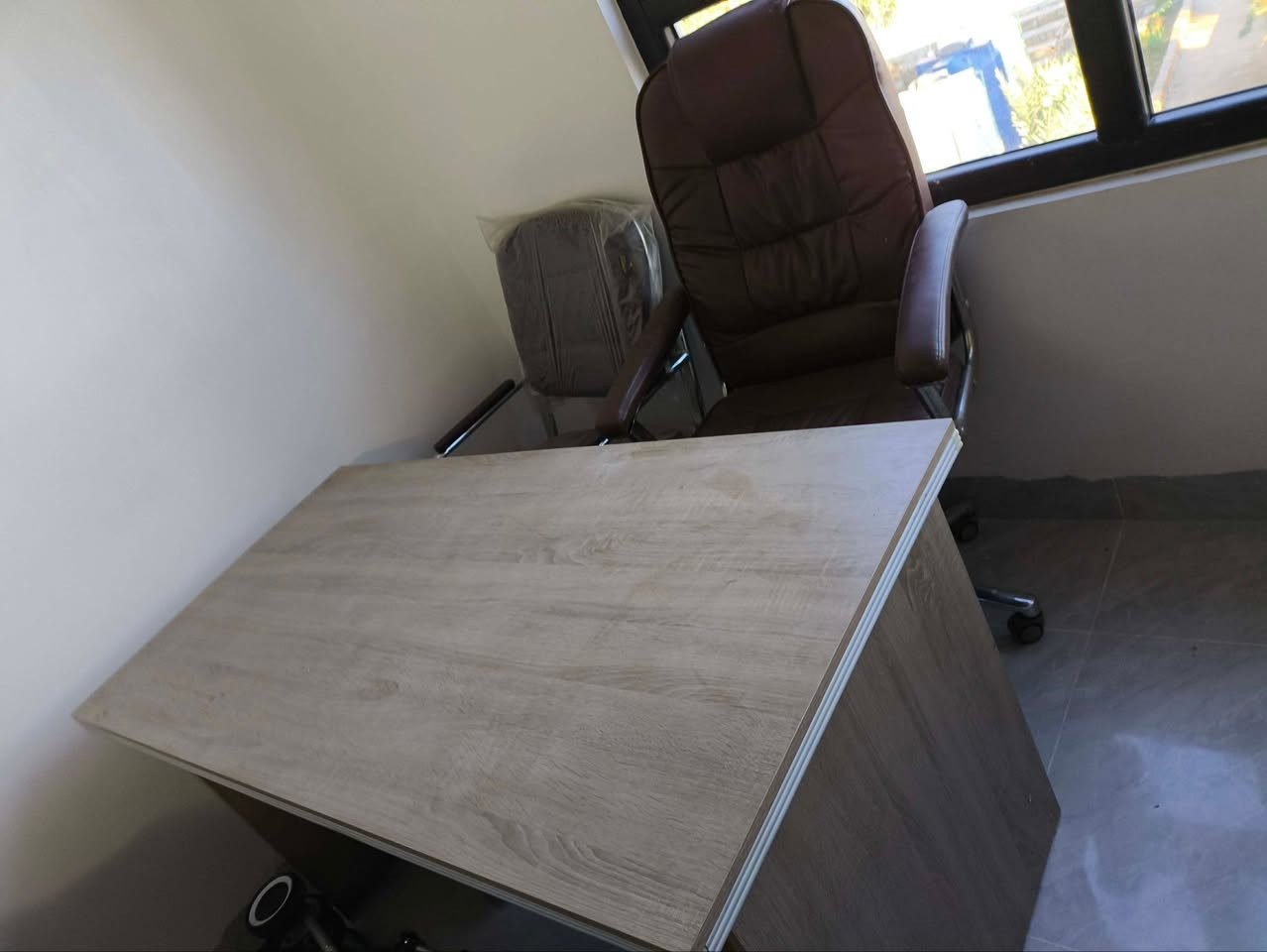 ميز مكتبي وكرسي دوار مكتب وكرسي عادي مكتبي جدد غير مستخدم اني ماخذهم ب ٢٤٠ كلهم 
قفل ١٥٠ قفل


**إذا كنت صاحب هذا الإعلان وتريد حذفه لأي سبب، رجاءا أرسل رسالة إلى الدعم الفني**