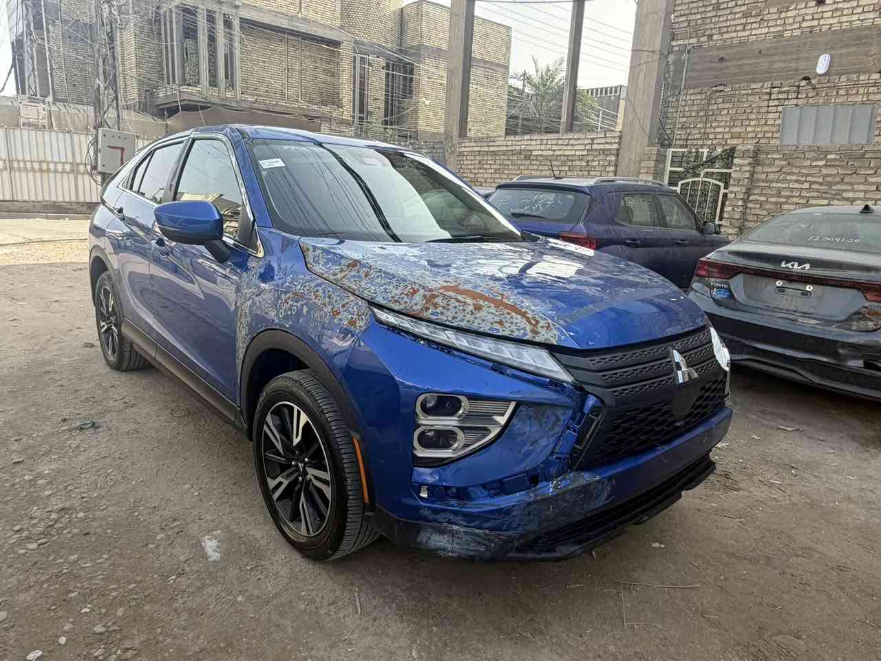 ميتسوبيشي كليبس كروز 2024 ياباني اصلي دخول جديد منفيست بأسمي مصلحه نقصها صبغ فقط تفاصيلها واضحه بالصور للبيع فقط على هذا الوضع بدون لوحات 
السعر : 107$ 
العنوان : بغداد 
***********
