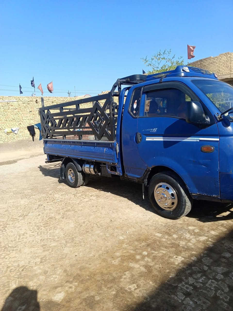 السلام عليكم سيارة هونداي بورتر للبيع لسيارة ابلاديه مكينه 3000 مكفولة سيارة نظيفه (رقم ديالى) (موديل 2007) المكان بغداد السعر خاص الاستفسار على الرقم ***********
