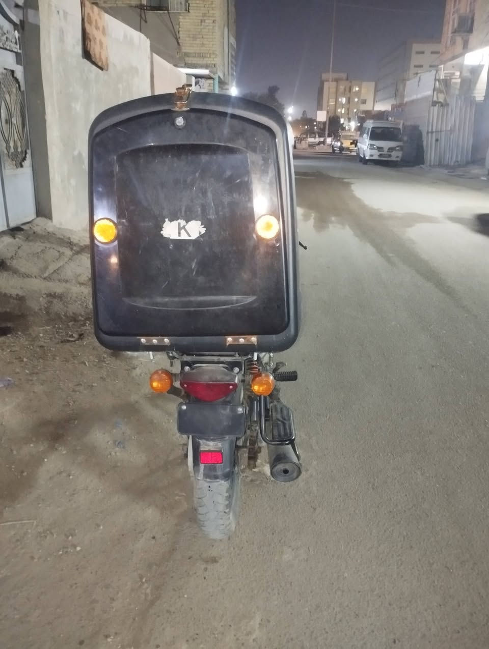سلام عليكم دراجه لبيع موديل 2022نازله ب23وسنوبه تقره 22 دراجه خير من الله تأخذها وكبل لشارع وبس تحويل مباشر دراجه بصمه تشغيل عن بعد مامشتغله دلفري 
سعر 2,500وبيها مجال بسيط حق جيه وشراي يتصل 
مكاني بغداد مدينه الصدر 
***********
