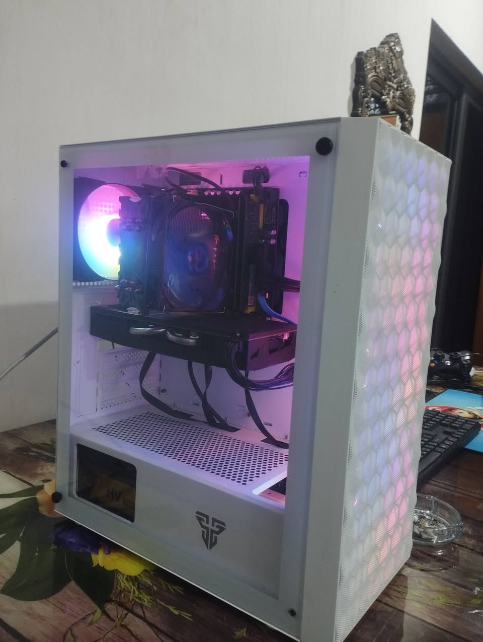 💻 المعالج (CPU):
Intel Xeon E5-2650 v3 – سرعة 2.30GHz
🎮 كرت الشاشة (GPU):
AMD Radeon RX 580 2048SP – سعة 8GB
🧠 الذاكرة (RAM):
16GB DDR4 – سرعة 2133MHz
💾 التخزين:
SSD / HDD سعة 1TB تقريباً (954GB)
⚙️ النظام:
Windows 64-bit
🎯 مناسب لـ:
تشغيل أغلب الألعاب الحديثة + تصميم + مونتاج + استخدام يومي ثقيل
💰 السعر: ٣٨٠ بي مجال للشراي
📍 الموقع: كركوك
للتواصل: واتساب / ***********
