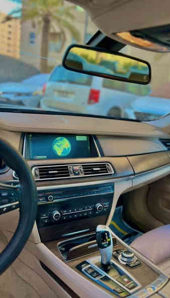 بي ام دبليو 740Lİ .
رقم بغداد/ موديل 2013 / خليجي /وكالة العروش
 باب طويل/ لون نيلي / محرك ستة سلندر N55 المرغوب .. 
ماشية KM165 قابل للزيادة ..
گير ومحرك مكفولات من كلشي  / 5 وبعد مواصفات هواية فول السيارة 
السيارة بدون صبغ.
مكان السيارة بغداد السيدية/رقم بغداد تحويل ..
 باقي المواصفات معروفة...
للاستفسار اكثر ..***********.. 
  السعر 199 وبيها مجال شي بسيط..
