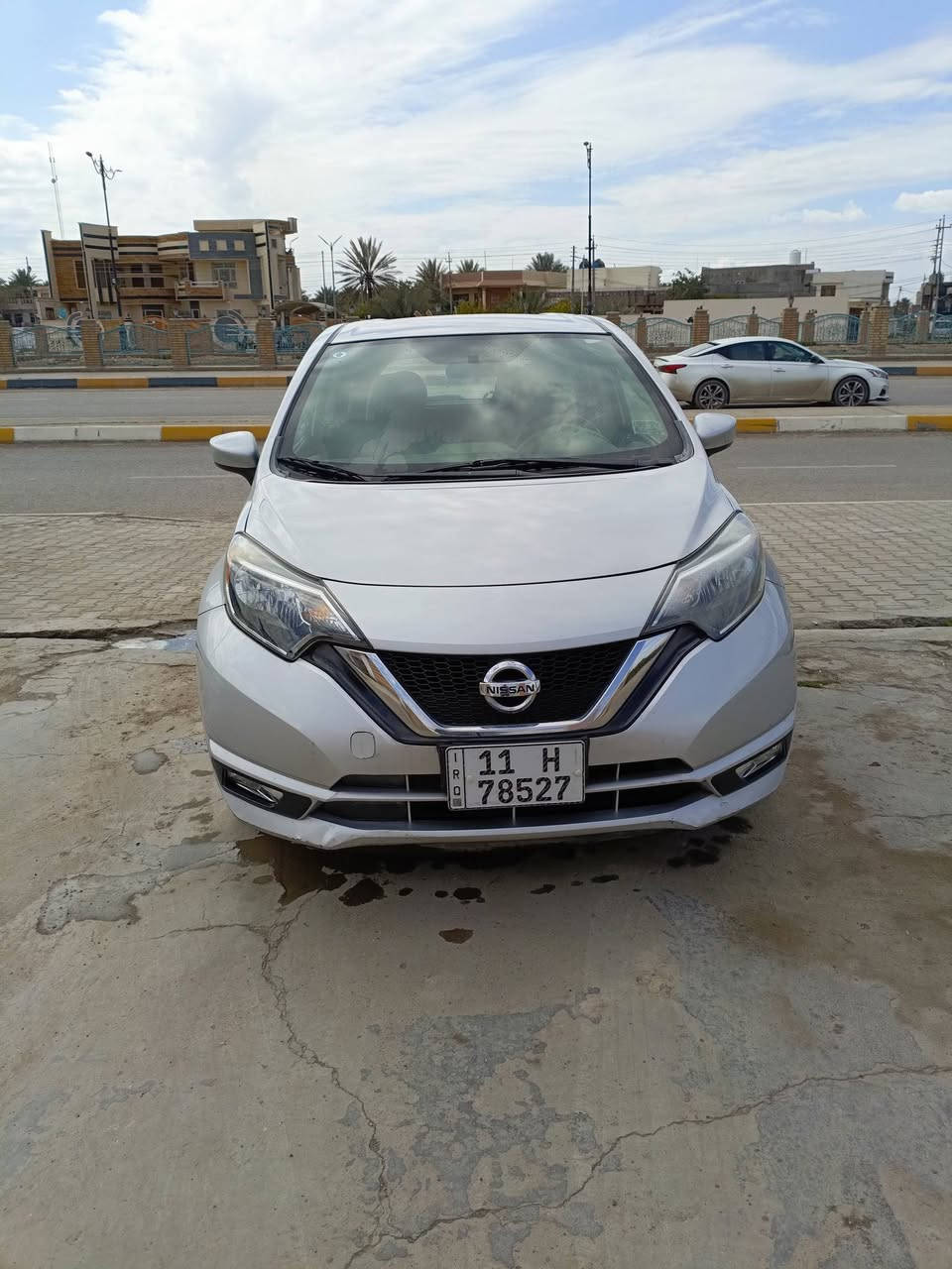 السلام عليكم
فيرسا نوت 18حادث خلفي بسيط رقم بغداد باسمي ماشي64 لسعر 90  تلفون ***********
