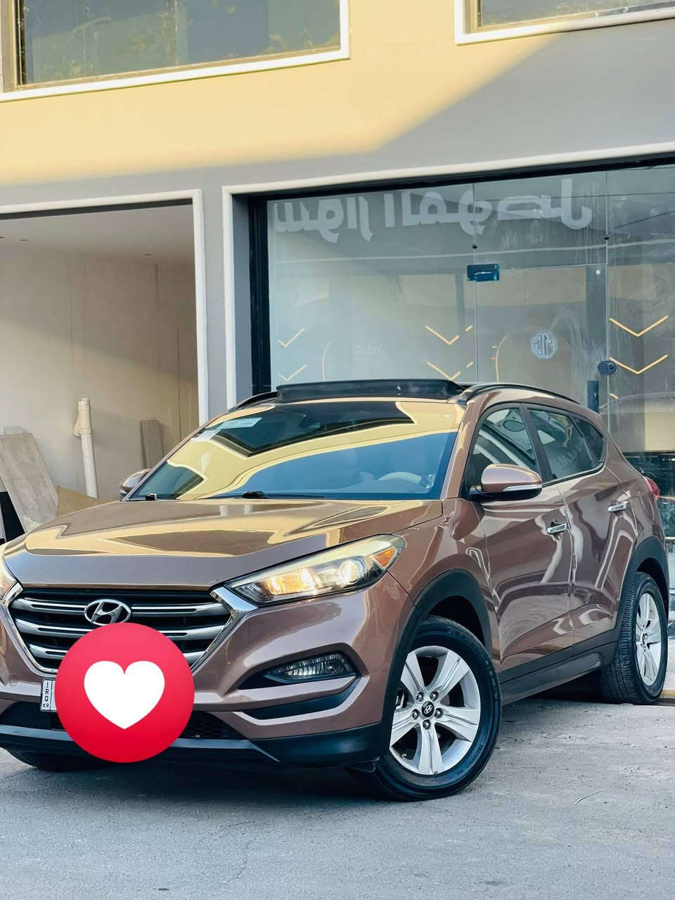 سلام عليكم تكسون 2016 فول موصفات بنورامه 150 وبي مجال رقم دهوك عنوان موصل للتواصل واتساب ***********
