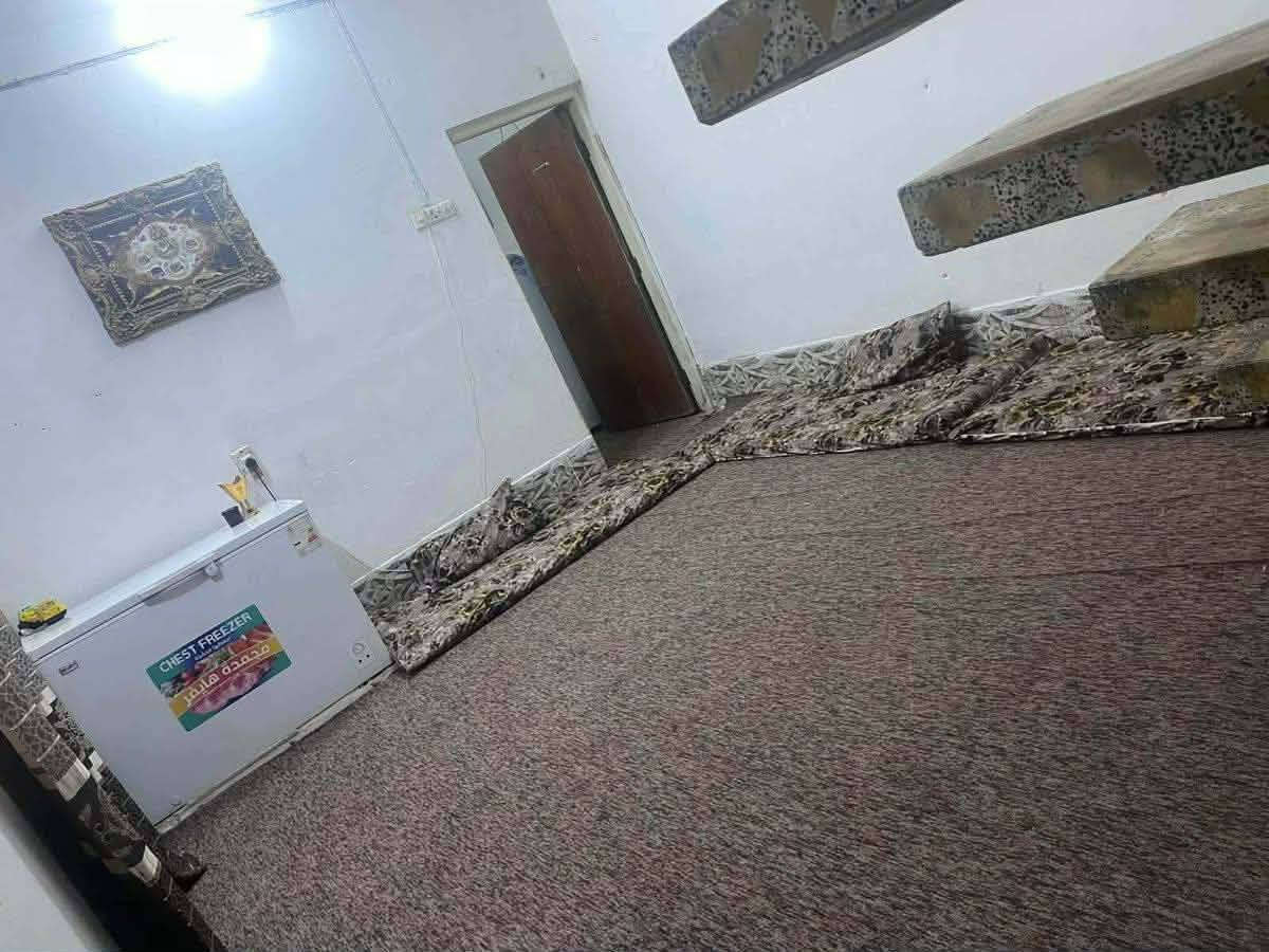 دار للبيع مساحه  100 متر 
 سعر 15 مليون  قفللل  🤑 
غرفه صاله  مطبخ صحيات طارمه 
الموقع .  الكوفه شارع المطار القديم مقابل مدرسة الجنائن


**إذا كنت صاحب هذا الإعلان وتريد حذفه لأي سبب، رجاءا أرسل رسالة إلى الدعم الفني**