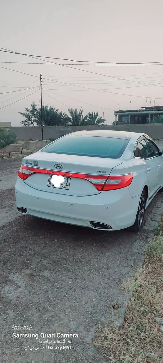 ازيرا خليجي ١٤ فول مواصفات رقم بغداد 
مكان السيارة ديالى 
بيع او مراوس 
***********
