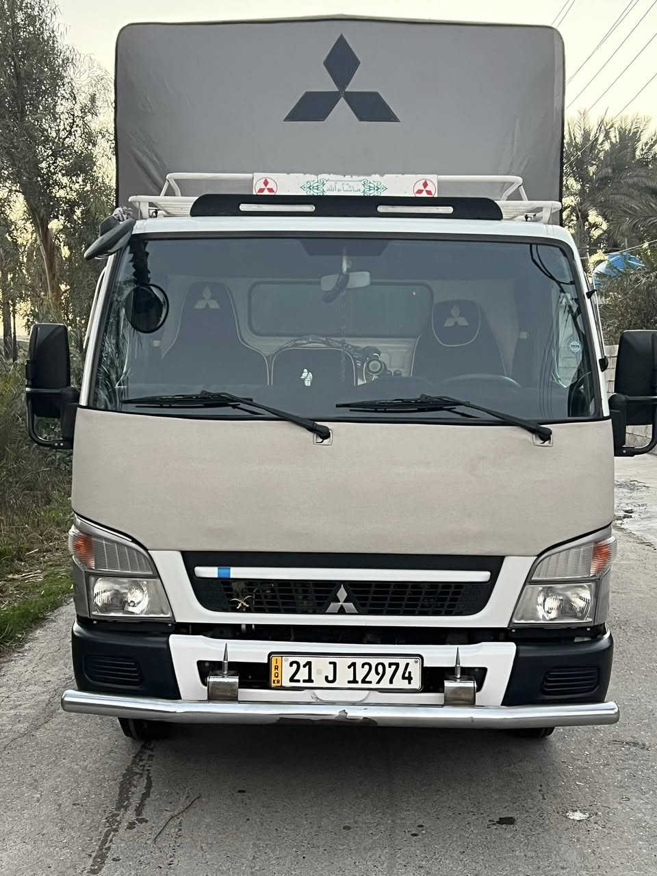 السلام عليكم ورحمة الله وبركاته كنتر موديل 2023السياره مكفوله كفاله عامه من الفتح والضربه والصبغ السياره ما بيها اي نقص/ تخم برجستون جديد حدادية جلال دوشمه كامله بردات جادر شتوي وصيفي مضيوفلها ورك امامي وخلفي/ تبريد وتدفئه ع وضع الشركه السياره قبل 20 يوم فتحت 4 وياله السياره خير من الله ونضيفه بمعنى الكلمه برغي ما محتاجه/ ***********السعر 280
