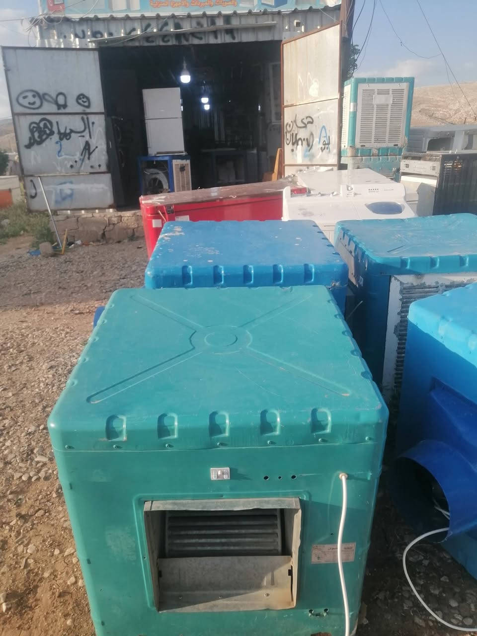 مبريدة للبيع مستعمل ضمان 10 يوم حجم 2 نص عنوان مخيم بعدري كل واحده سعر 100الف رقم *********** رقم ***********
