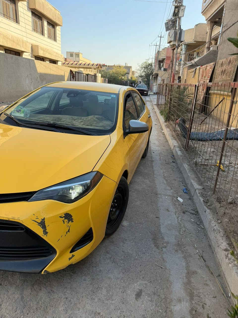 السلام عليكم سياره كورلاه مديل ١٩حادثه جاملغ خلفي مكينه ١٨٠٠مرغوبه سياره نضيفه صدر جديد تبريد تخم تاير كله جديد مابيه نقص مكان سياره بغداد رقم ***********
