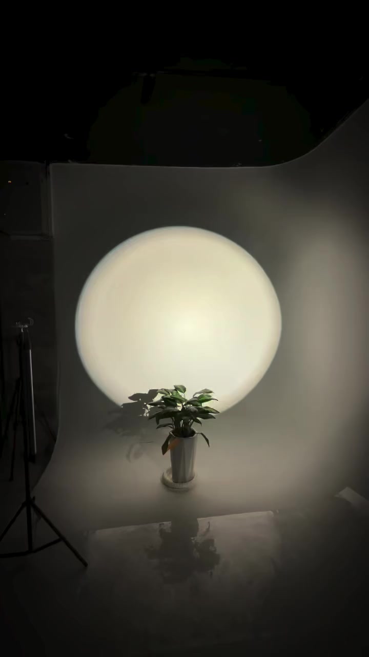 باكج ROOK-460 الذكية – ساعة WATCH 10 + سماعة رأس لاسلكية + سماعات أذن بلوتوث

باكج تقني متكامل يجمع بين ساعة ذكية بشاشة كبيرة 2.09 إنش، وسماعة رأس لاسلكية، وسماعات أذن TWS داخل علبة شحن – كل ما تحتاجه في صندوق واحد.

• ساعة ذكية WATCH 10 بشاشة 2.09 إنش (49MM) مع عرض ملون AMOLED
• سماعات أذن لاسلكية TWS بتقنية بلوتوث 5.3
• مدى اتصال بلوتوث من 15 إلى 25 متر
• بطارية سماعات الأذن 30mAh قابلة لإعادة الشحن + علبة شحن 300mAh
• تدعم أنظمة Android 5.0+ و iOS 9.0+

الساعة الذكية:
 • الشاشة: 2.09 إنش
 • المقاس: 49MM
 • التطبيق: FitPro
 • التوافق: Android 5.0 أو أحدث / iOS 9.0 أو أحدث
 • البلوتوث: 4.0
 • لغة التطبيق: تدعم لغات متعددة

سماعات الأذن TWS:
 • إصدار البلوتوث: V5.3 + EDR (جهتين)
 • وضع البلوتوث: A2DP / HFP / HSP / AVRCP
 • التردد: 2.4GHz
 • مدى البلوتوث: 15–25 متر
 • بطارية السماعة الواحدة: 30mAh ليثيوم قابلة لإعادة الشحن
 • وقت تشغيل الموسيقى: حوالي 2–3 ساعات
 • وقت المكالمات: حوالي 4 ساعات
 • وقت الاستعداد: حتى 6 ساعات
 • سعة بطارية علبة الشحن: 300mAh
 • وقت شحن العلبة: حوالي 1 ساعة
 • جهد الشحن: 5V

محتويات العلبة:
 • ساعة WATCH 10 الذكية
 • سماعة رأس لاسلكية
 • سماعات أذن لاسلكية داخل علبة شحن
 • كتيب المستخدم #السعر 24 الف


**إذا كنت صاحب هذا الإعلان وتريد حذفه لأي سبب، رجاءا أرسل رسالة إلى الدعم الفني**