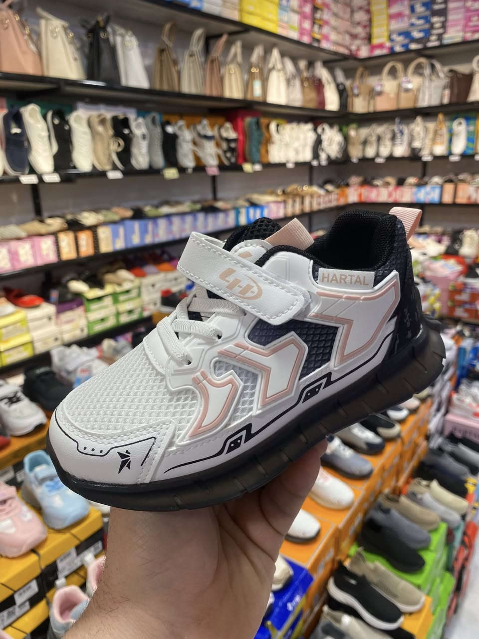 جديد بضاعة العيد 
ترانشوز ولادي بناتي 
خامة اتخبل اسفل طبي 
موديل روعة 💯💯
ثلاث الوان 
قياسات٣٦/٣٥/٣٤/٣٢/٣١/٣٠/٢٩/٢٨/٢٧/٢٦

⭕ العنوان موصل حي المهندسين مول قوارير
      الطابق الثاني 

⭕يوجد توصيل داخل الموصل 

⭕هاتف ***********

⭕هاتف ***********
