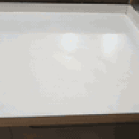 مرمر كوارتز طبيعي طول ٤ ونص يحتاج بس جلي يرجع جديد اليريده يراسل الصفح...