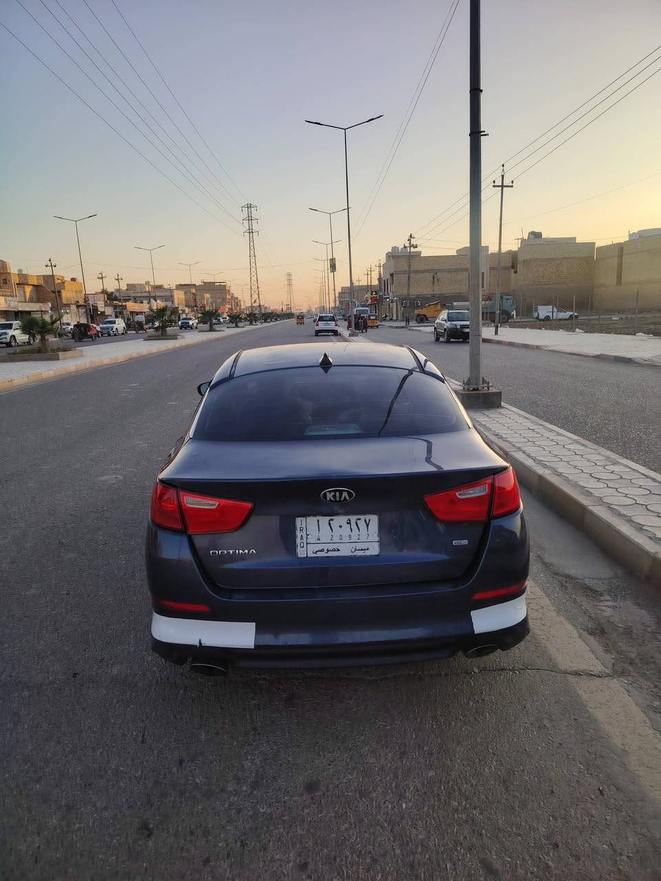 كيا اوبتما 2015 وارد امريكي بيها حادث بخشم البنيد والبنيد مبدل الكير وحداديه مكفولة بيها بارد بالصندوق وبيها بارد بالجاملغ الخلفي الأيمن وبارد بالباب الخلفي السيارة مامصبوغ بيها ولا شي بس بوارد  مكانها ميسان وسعرها 107 وبيها مجال  رقمي ***********
