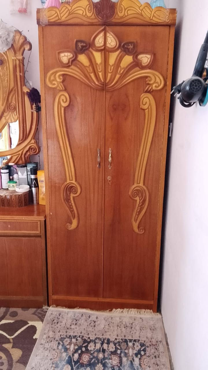 غرفة  خشاب عراقيةللبيع حلوة مابيهة اي شي سعر 850 وبيهة مجال شهربان المقدادية ***********
