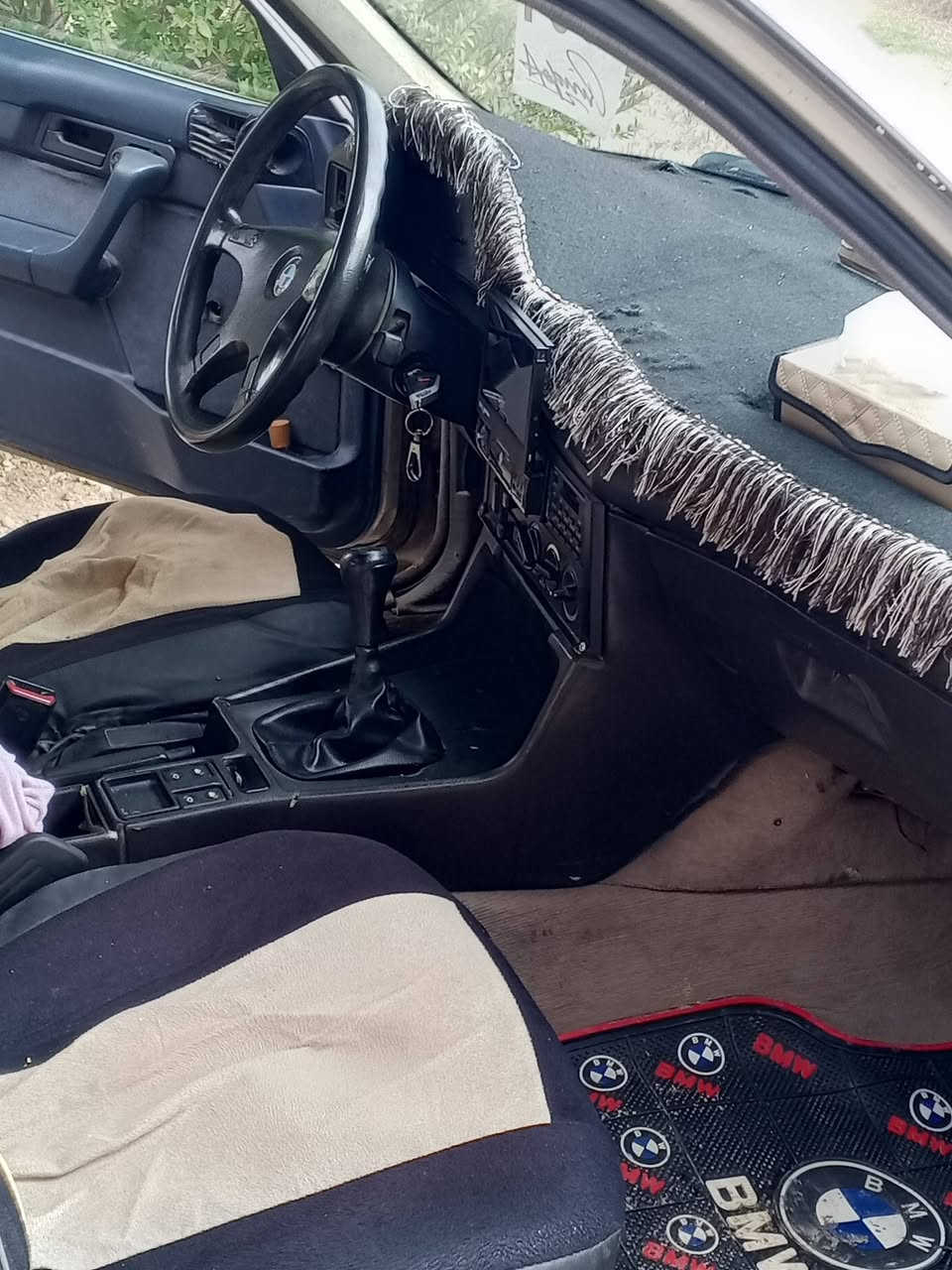 السلام عليكم بي ام دبليو 520مصبوغه احزام محرك كبس كير عادي رقم اخضر شرط وكاله وتحويل سياره خير من الله السعر 45بيه مجال للطيبين رقم 📱***********
