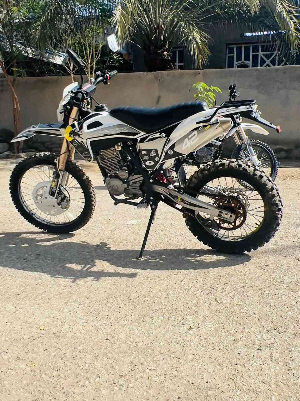 السلام عليكم قفاز crx مديل25
محرك 300cc دراجته زيرو دهن شركه قبل شهر شادينها كفاله عامه مكانى كوت / السعر 1600 بيها مجال مستعجل ع بيعتها رقمي / ***********
