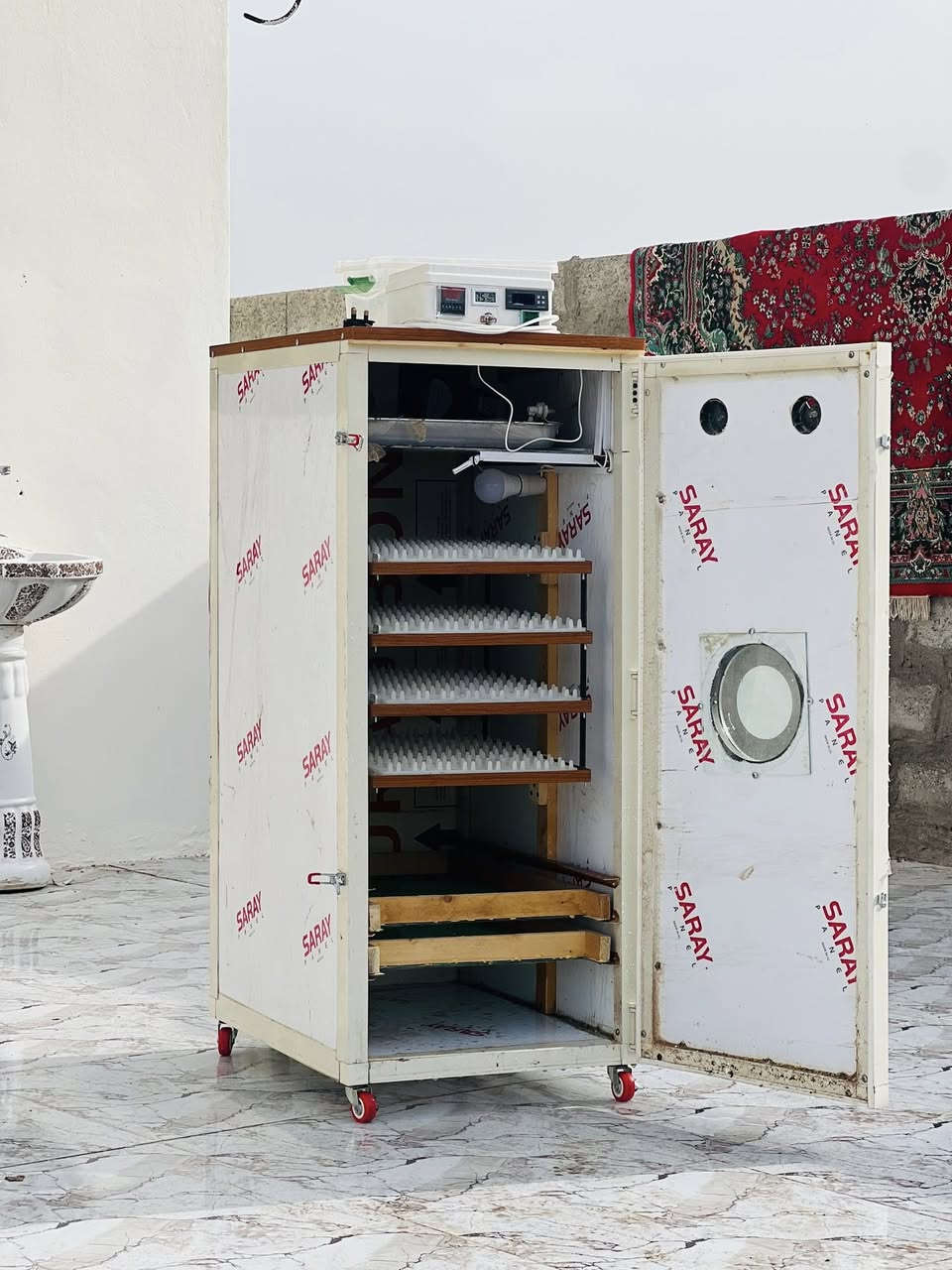 مفقس للبيع ٥٥٠بيضه تماتيك فول تواصل ع رقم ***********
