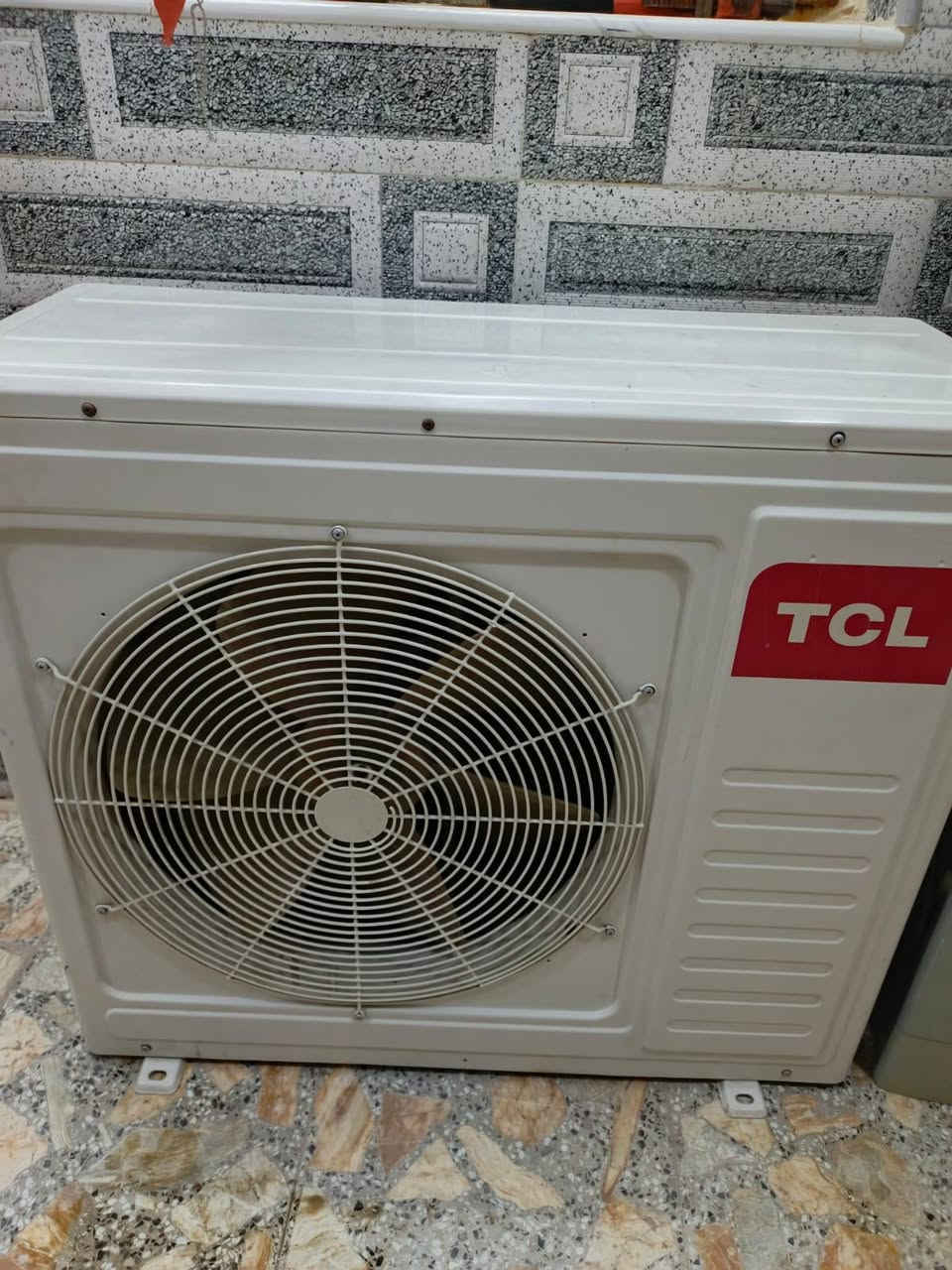 السلام عليكم سبلت 3طن TcLمقفول بغازة تبريد ثلج على فحص مع ضمان بغداد مدينه ***********
