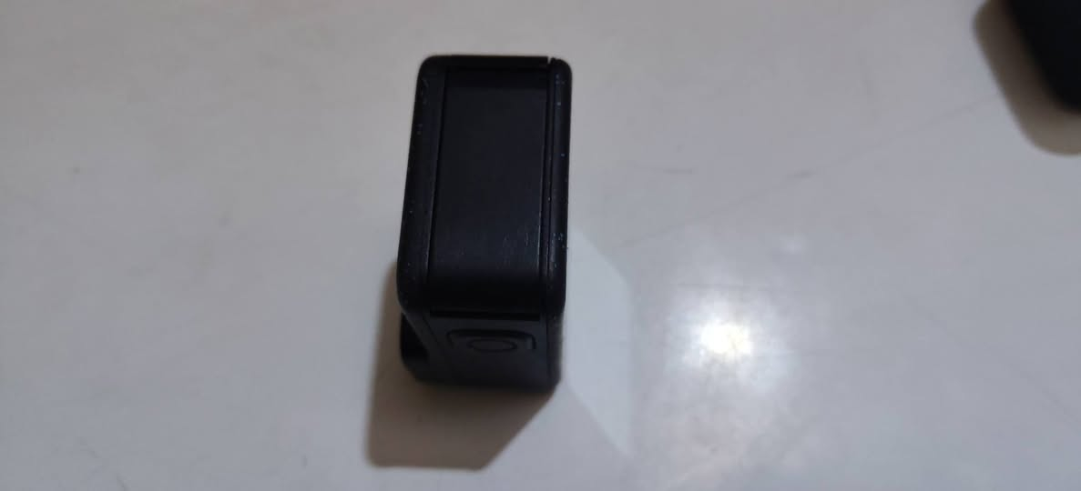 كامره گوبرو 12 للبيع نضافه 98 بل ميه معاه4 بطاريات وشاحن ثلاثي ورام بنسبه 256 كيكه اصلي و ستاند طوله 30 سم وچنطه و شغاله ومابيه اي مشكله 
السعر 475 الف وبيه مجال 
يوجد توصيل لجميع المحافضات 
هذه الرقم واتساب او اتصل  ***********
