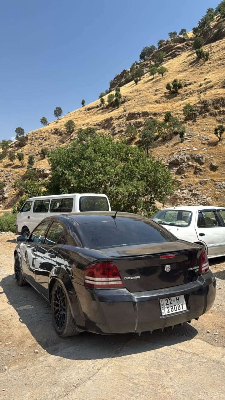 دۆج ئەڤانجەر ٢٠١٠ sxt قەپات مواسەفاتی مەكنە ٤ پستۆن مەكینە 2.4 مەرغوب 
‎سەیارەیەكی زۆر جوانو پاك و خاوێنە گێر و مەكینەی وتەبریدی بەشەرتە ئەشیای زۆر هەرزانە تەحویل وەكالە 
‎بەشەرتە رەقەمو سەنەوی نویە فولل مواسەفاتە
‎٢ پارچە سبوغە بێ ژۆری بێ ئرباگ
‎١٩٨ هەزار كیلۆمەتر رۆشتووە
‎مواسەفات
‎سوكان پاوەر
Abs
‎شاشە ئایپات
‎تەحدید سورحە
‎ویل SRT
‎جام كارەبا
‎تەبرید سارد وگەرم
‎مەكینە گەورە
‎سەیارەیەكی زۆر بێ كیشەیە
١ وەرەقەش غرامەی لەسەرە دوای مەحامەلە غرامەكە وەردەگریتەوە
سحری ٦٨ قەرەقە و مەجال
‎رقم:***********

‎حربی
‎دوج ئڤانجر ٢٠١٠ sxt 
‎سیارە قپات مواسەفات
‎٢ قتعە سبغ
‎بدون داخیل بدون ئرباگ
‎٤سلندر مكینە
‎مكینە٢.4
‎ماشیە١٩٨ كم
‎مكابح كهربائية، نظام منع انغلاق المكابح (ABS)، شاشة آيباد، نظام حماية من الشمس، عجلات SRT، زجاج كهربائي، مكيف هواء بارد وساخن، محرك كبير، سيارة بحالة ممتازة.
‎الأوراق المطلوبة:٦٨ ورقة مجال.
‎الرقم: *********** أربيل, العراق

