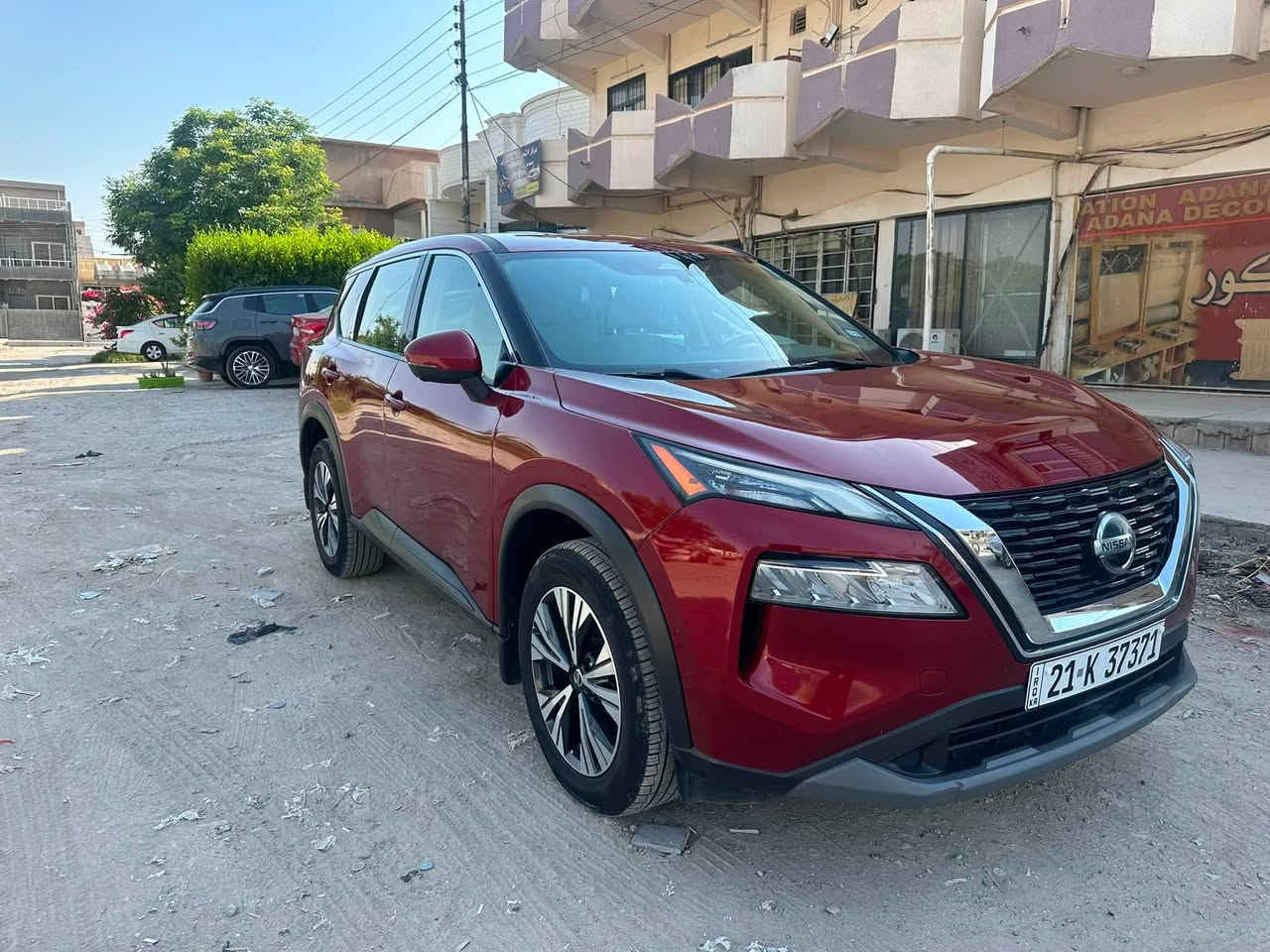 🔥 للبيع | نيسان روج SV موديل 2021 | المواصفة المطلوبة في العراق 🔥
⭐ سيارة نظيفة ومميزة جداً لمن يبحث عن الاعتمادية والراحة والاقتصادية.

🚗 نيسان روج SV موديل 2021
🎨 اللون: ماروني
📍 الممشى: 80,000 كم فقط
⚙️ المحرك: 2.5 لتر – 4 سلندر تنفس طبيعي
💪 القوة: 181 حصان
🔄 ناقل حركة CVT اقتصادي وعملي

✅ أهم المواصفات:
✔️ شاشة لمس كبيرة مع Apple CarPlay وAndroid Auto
✔️ كاميرات محيطية 360 درجة
✔️ مثبت سرعة ذكي (رادار)
✔️ نظام التحذير من النقطة العمياء
✔️ نظام الحفاظ على المسار
✔️ حساسات وكاميرا خلفية
✔️ تشغيل بصمة ودخول ذكي
✔️ مقعد السائق كهربائي
✔️ جنوط ألمنيوم قياس 18 إنج
✔️ إضاءة LED
✔️ مكيف ممتاز ومساحة داخلية واسعة

⭐ الميزة الأهم:
هذه السيارة تأتي بمحرك 2.5 لتر (4 سلندر تنفس طبيعي)، وهو المحرك الأكثر رغبة واعتمادية في السوق العراقي، وليس من فئة 3 سلندر تيربو الموجودة في الموديلات الأحدث.

🚘 سيارة عائلية، اقتصادية، مريحة، واعتمادية عالية.
📞 للاستفسار والمعاينة التواصل على الخاص أو الاتصال.
💰 السعر: 210$
***********
