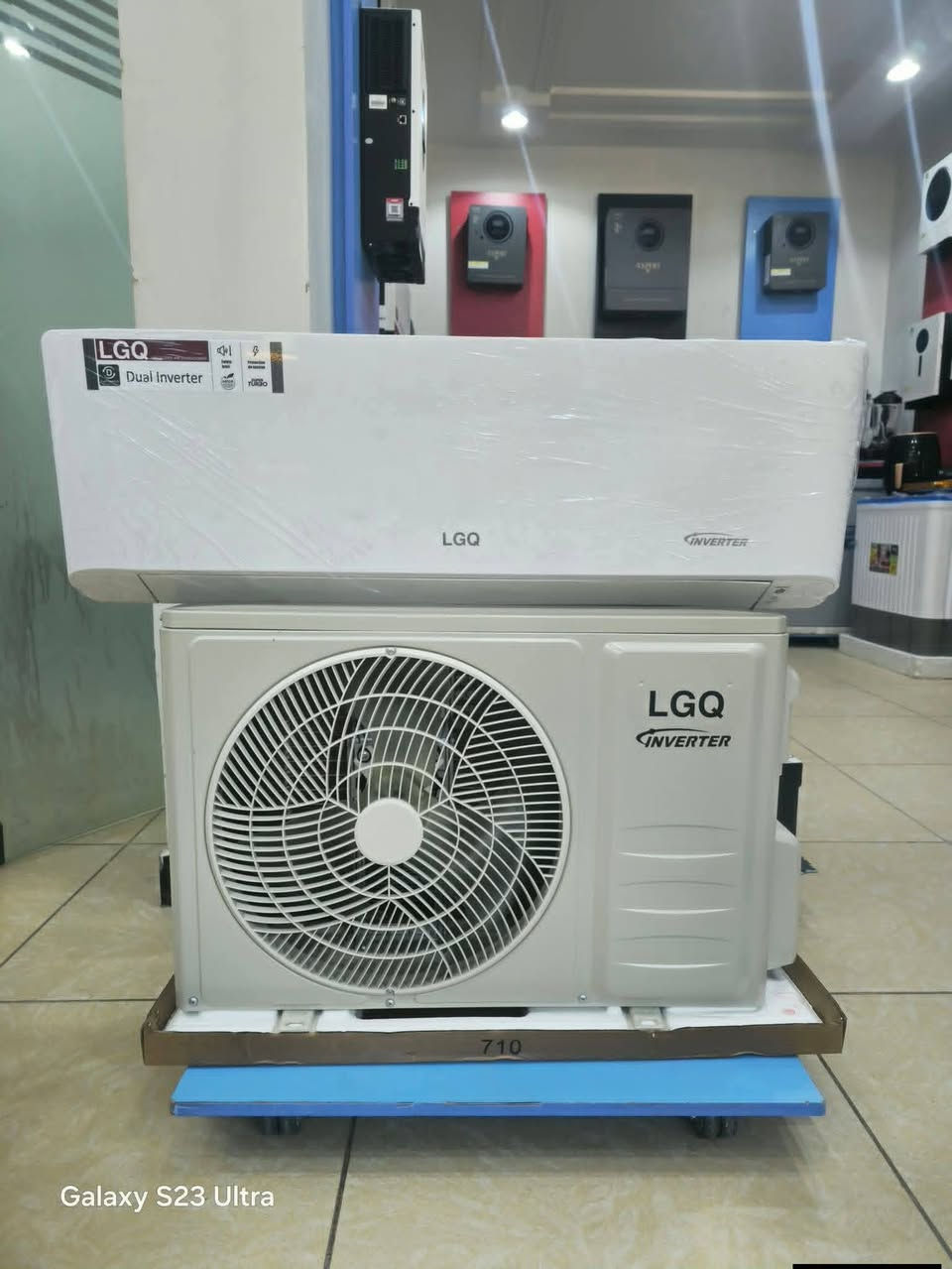 جددنا الكمية على المكيف يلي أثبت جدارتو هل موسم🔥🔥
🔥 لوح واحد بس شغل مكيف | LG Q
(أجرة التوصيل والتركيب وحق القاعدة وين ما كنت 40 دولار)
للإستفسار 

بعد طول بحث عن حل عملي لأزمة الكهربا والحر الشديد… الحل أخيراً وصل.

❄️ LG Q – المكيف الذي يعيد تعريف التوفير والأداء:

⚡ يعمل فقط بـ 1 أمبير – استهلاك لا يصدق يناسب واقع الكهرباء في سوريا.
🎛 10 مراحل للتحكم بسحب الأمبير – تحكم دقيق بقوة التشغيل والاستهلاك بما يناسب احتياجك.
🌍 تشغيل من أي مكان بالعالم – تحكم كامل عبر تطبيق LG (أون لاين، خارج البيت، خارج البلد).
🌬 تنقية هواء مدمجة – هواء نظيف، خالٍ من الغبار والروائح، مثالي للحساسية والربو.

🏆 الأنسب للمنازل، المكاتب، والمحلات التجارية في ظل زيادة اسعار الكهرباء..

كمية محدودة – اسأل عن السعر الآن وأحجز قطعتك 

#LG_Q #مكيف_اقتصادي #1_امبير #سوريا #حلول_الكهرباء #تكييف_موفر


**إذا كنت صاحب هذا الإعلان وتريد حذفه لأي سبب، رجاءا أرسل رسالة إلى الدعم الفني**