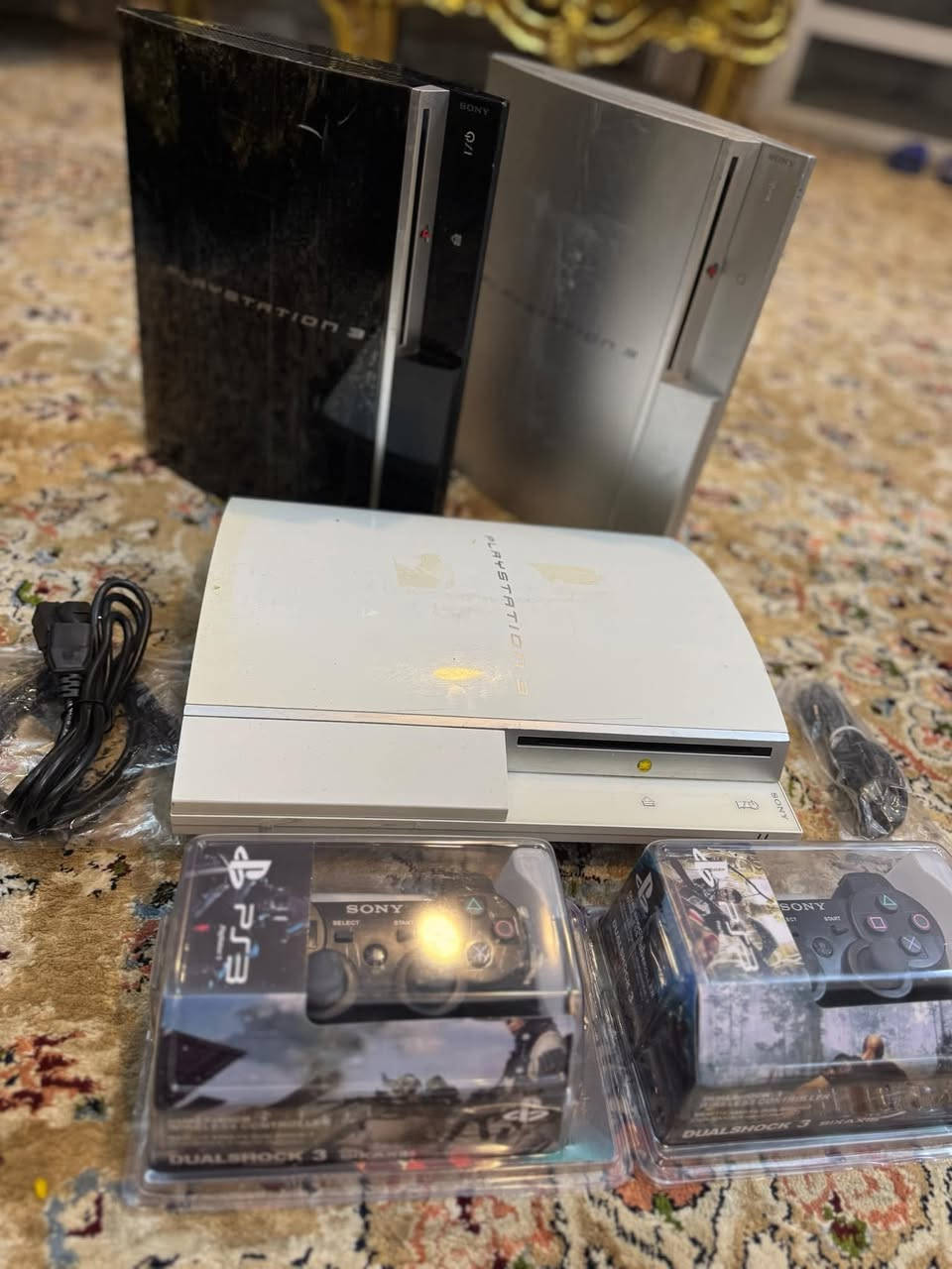 سلام عليكم يتوفر لدينى جهاز بلي 4 سلم مهكر نظام 12 كامل ملحقات 270 الف ظمان 10 ايام 👍ويتوفر لدينى ايضا جهاز بلي 3 فات كامل ملحقات دبل جويتك هارد خارجي 110 الف هاتف ***********
